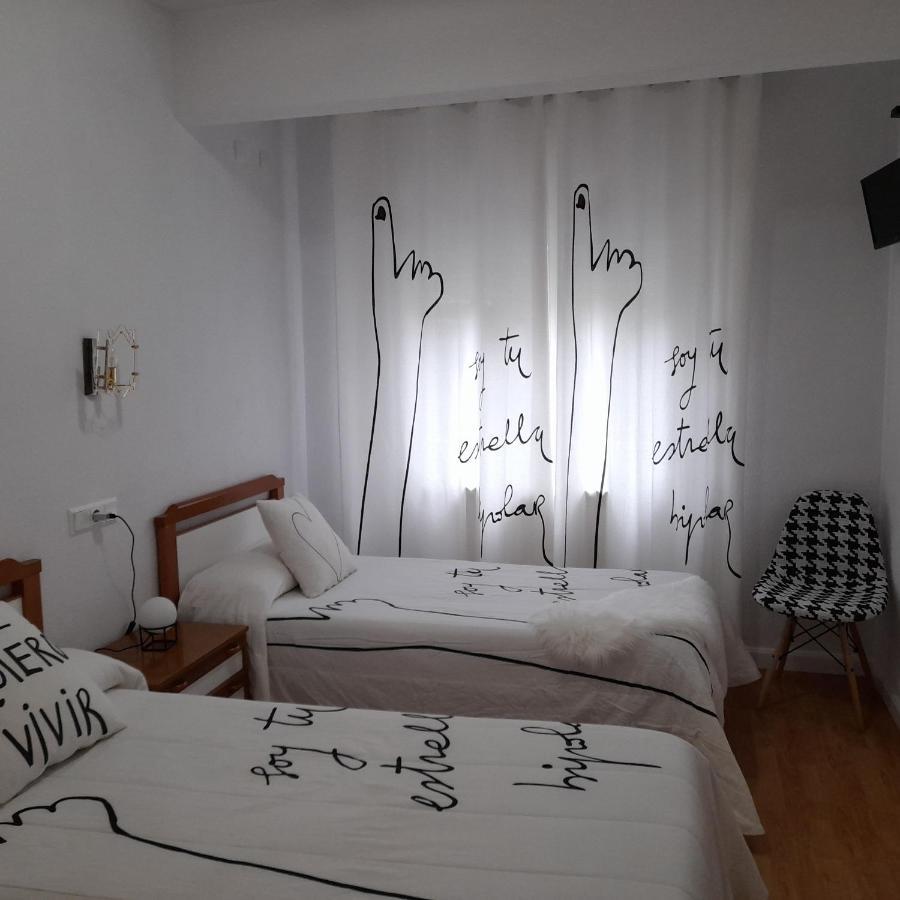 Hostal Los Chanos el Ruso Galende Exterior foto