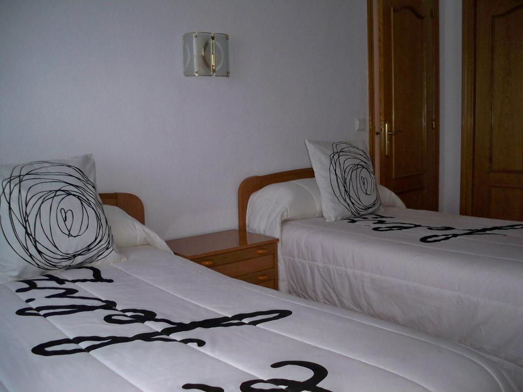 Hostal Los Chanos el Ruso Galende Exterior foto