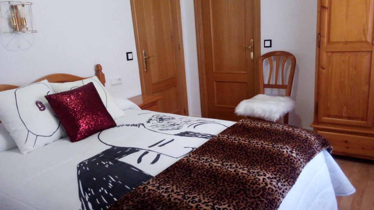Hostal Los Chanos el Ruso Galende Exterior foto