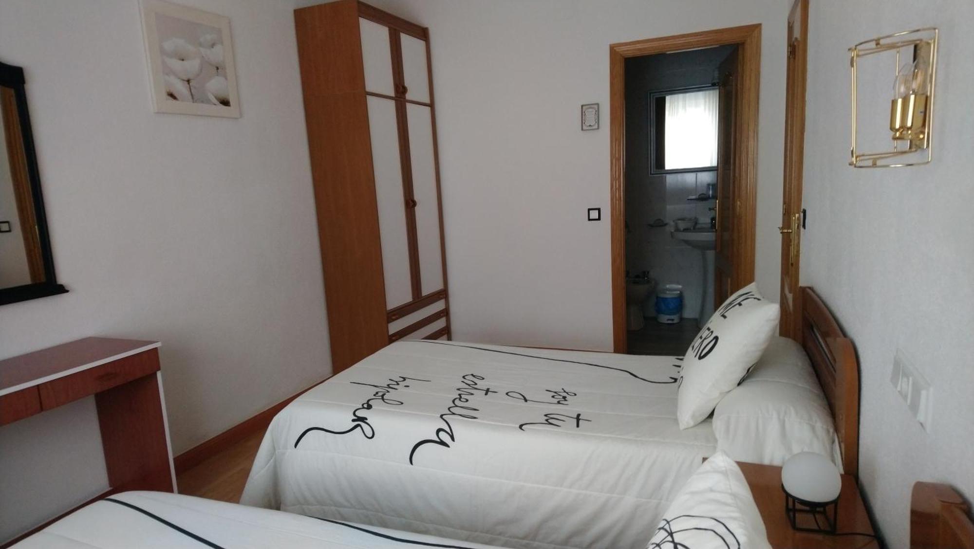 Hostal Los Chanos el Ruso Galende Exterior foto